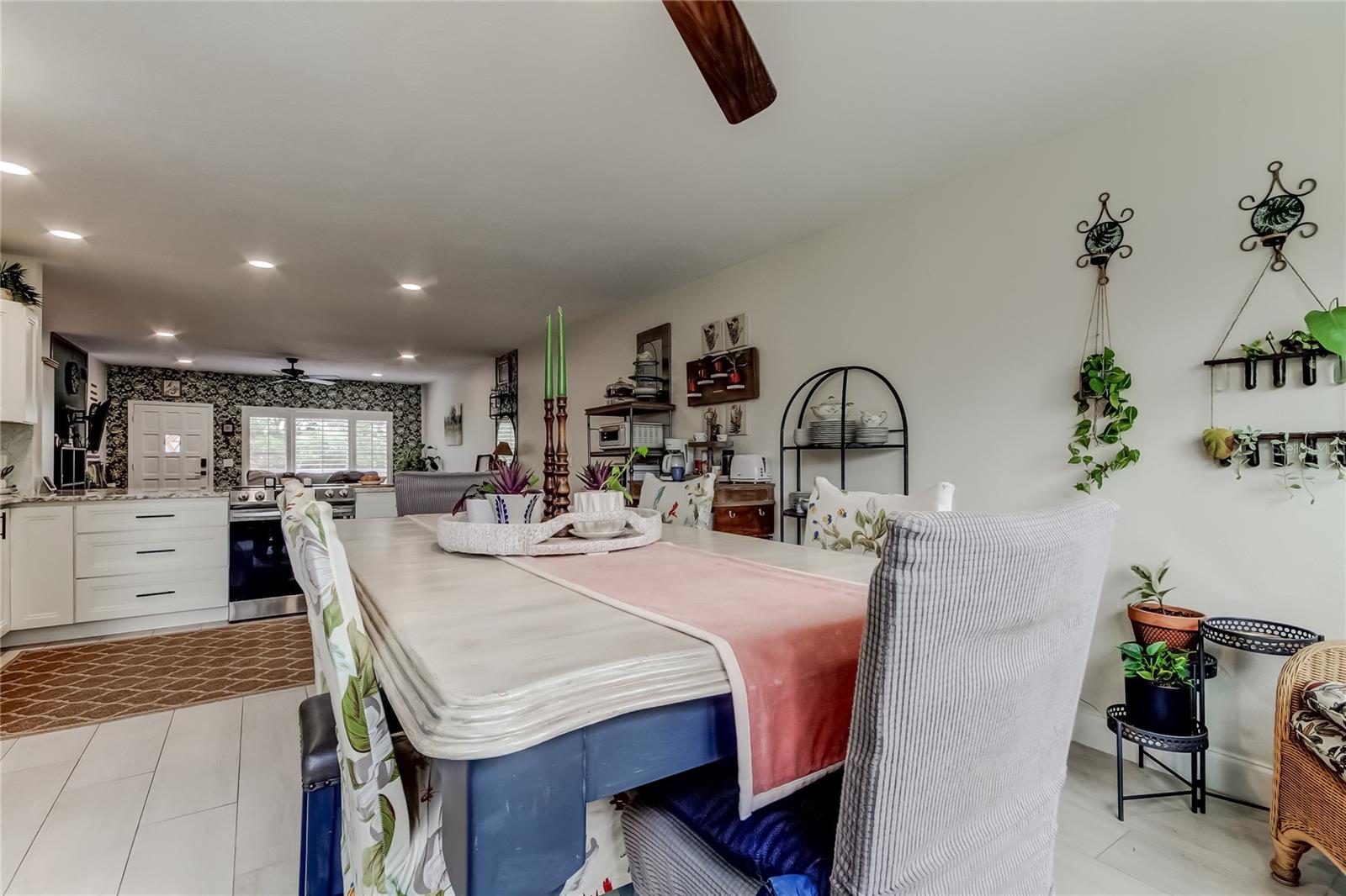 ON TOP OF THE WORLD - Residential