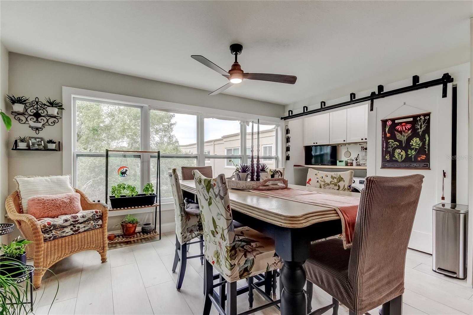 ON TOP OF THE WORLD - Residential