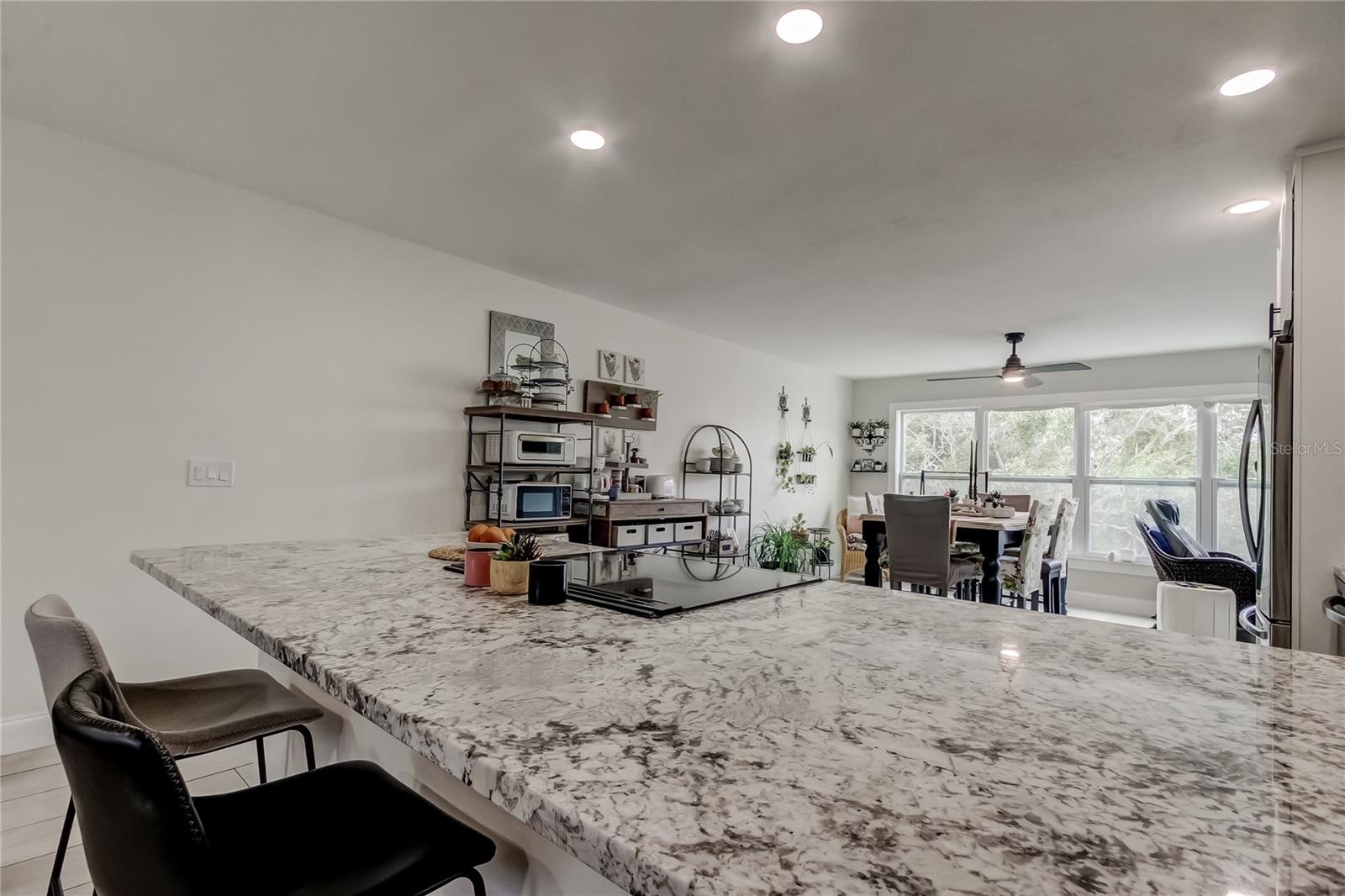 ON TOP OF THE WORLD - Residential