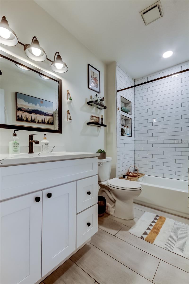 ON TOP OF THE WORLD - Residential