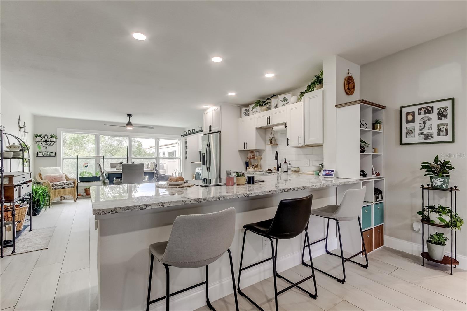 ON TOP OF THE WORLD - Residential