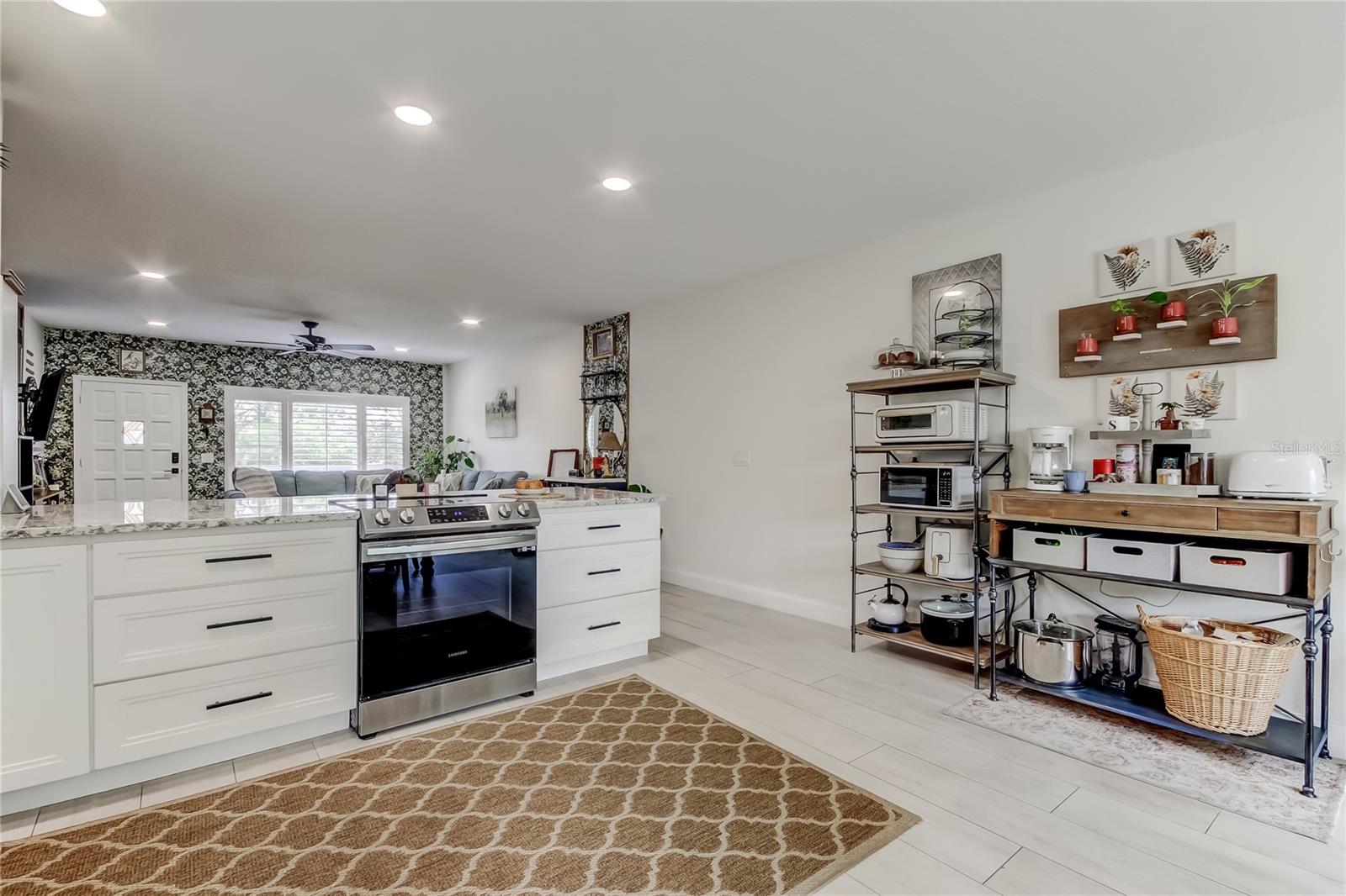 ON TOP OF THE WORLD - Residential