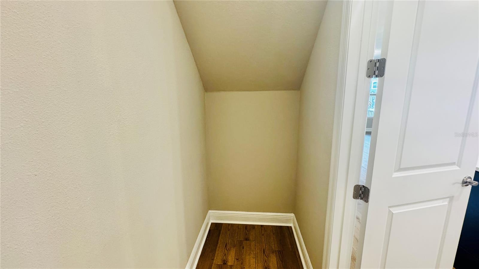 SILVER SPRINGS BUNGALOWS - Residential Lease