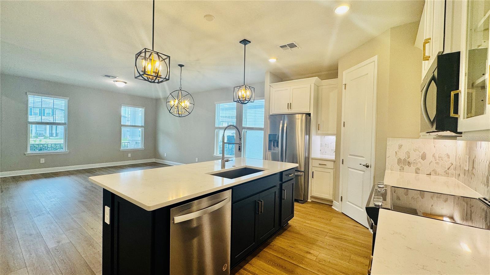 SILVER SPRINGS BUNGALOWS - Residential Lease