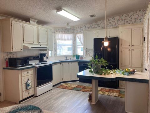 Manufactured Home in BRADENTON FL 1010 51ST AVENUE 11.jpg