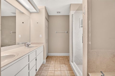 Tiny photo for 11474 SW 69th Cir, Ocala, FL 34476 (MLS # OM733257)