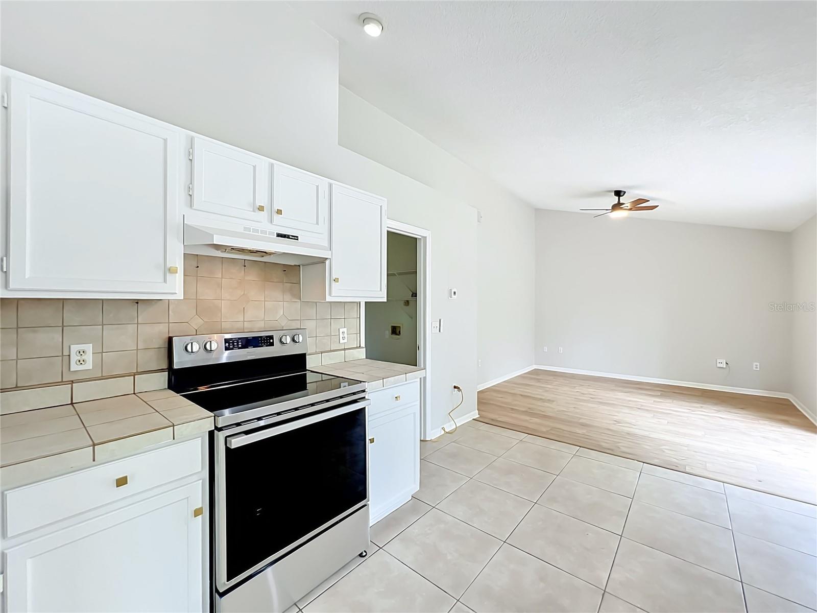 MIDDLETON OAKS - Residential