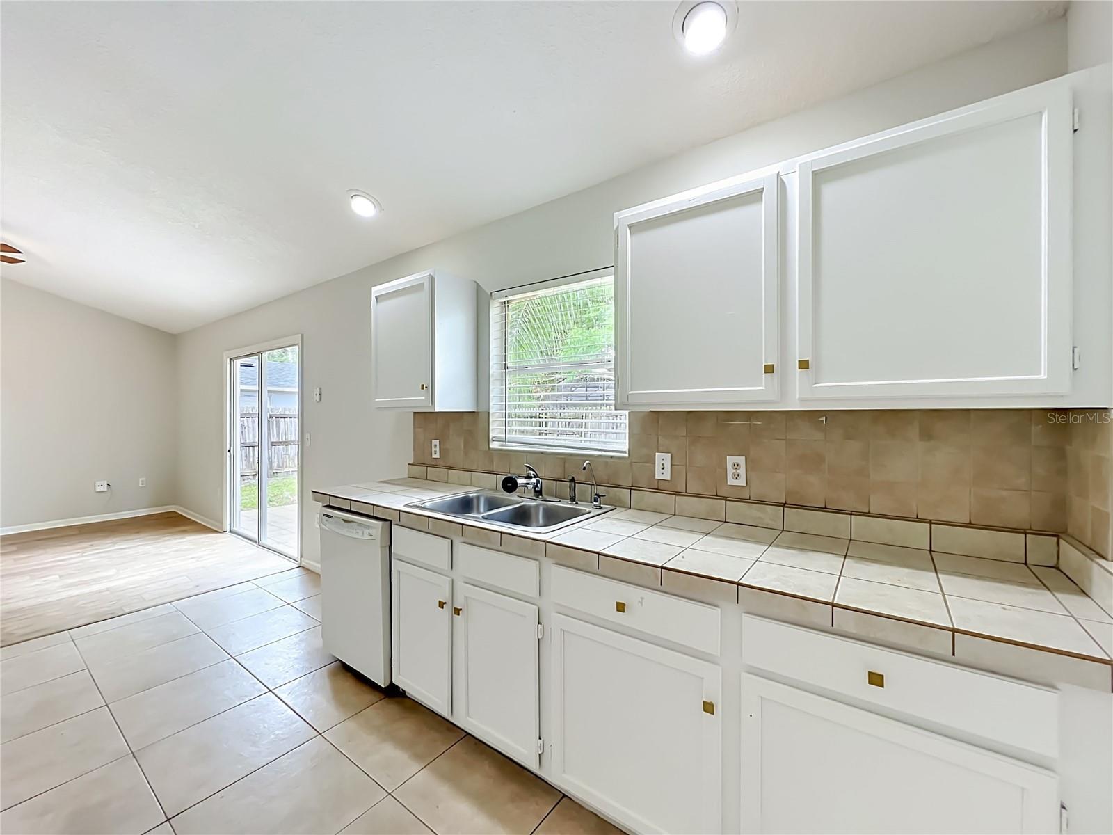 MIDDLETON OAKS - Residential