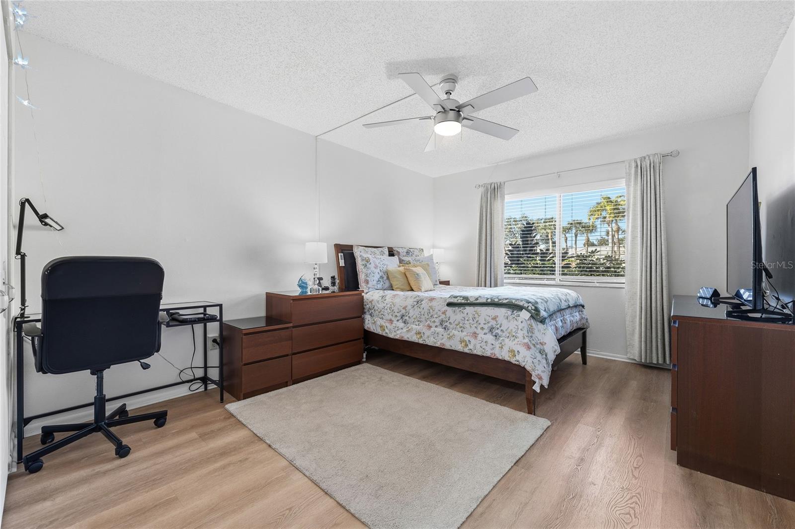 OXFORD SQUARE CONDO - Residential