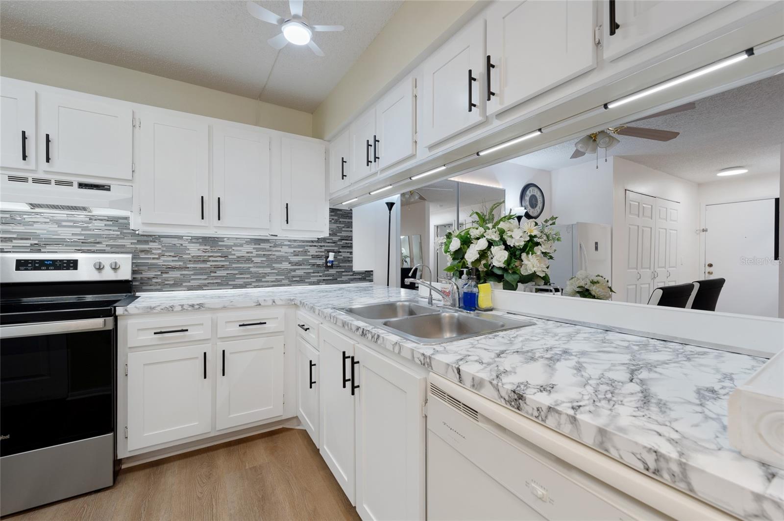 OXFORD SQUARE CONDO - Residential