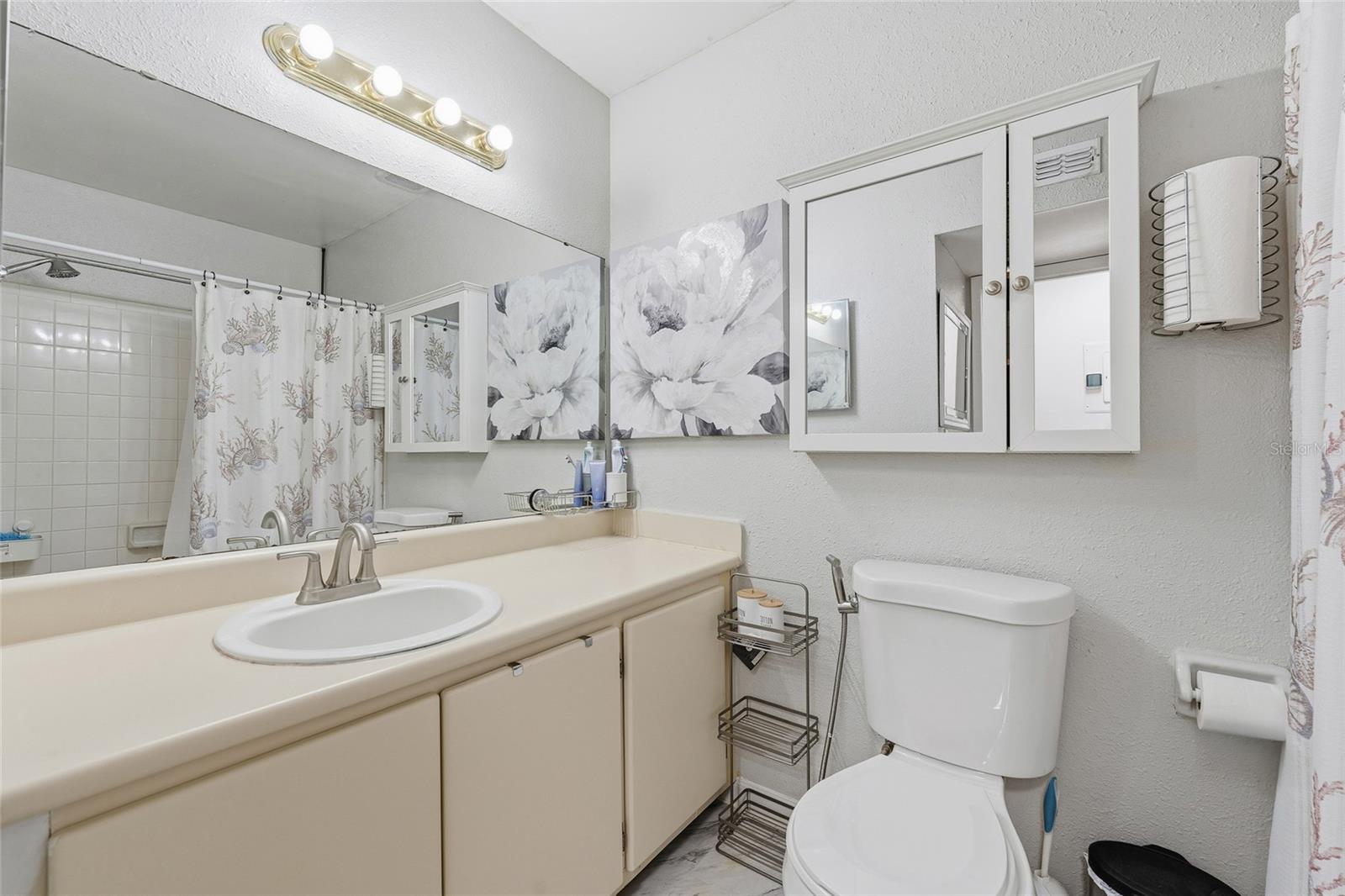 OXFORD SQUARE CONDO - Residential