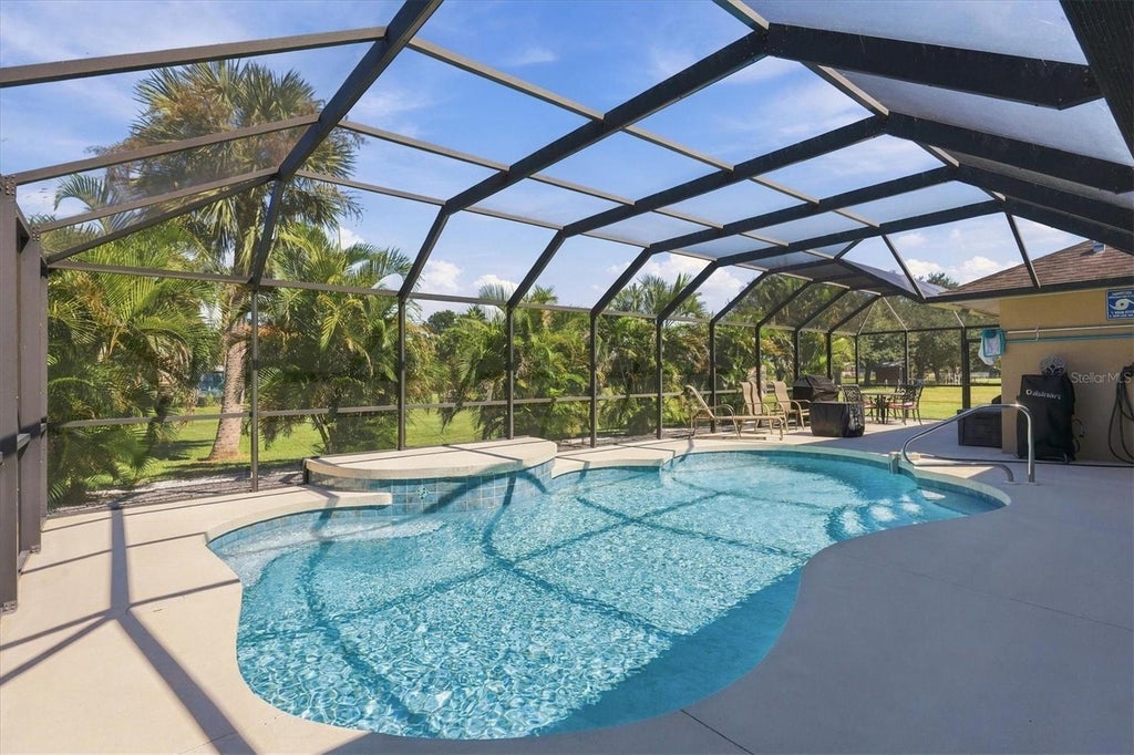 Photo of 2805 Norwood Lane, Venice, FL 34292 (MLS # A4710090)