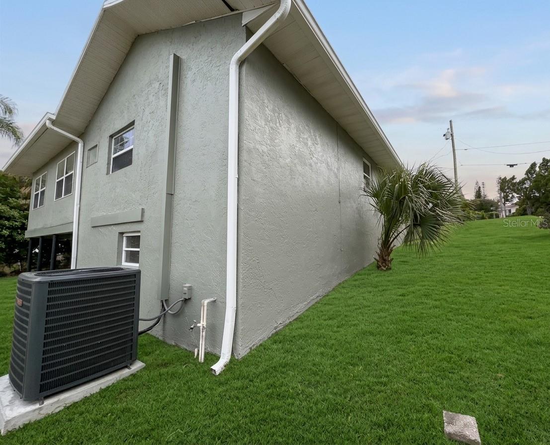 907 VALENTINA DRIVE