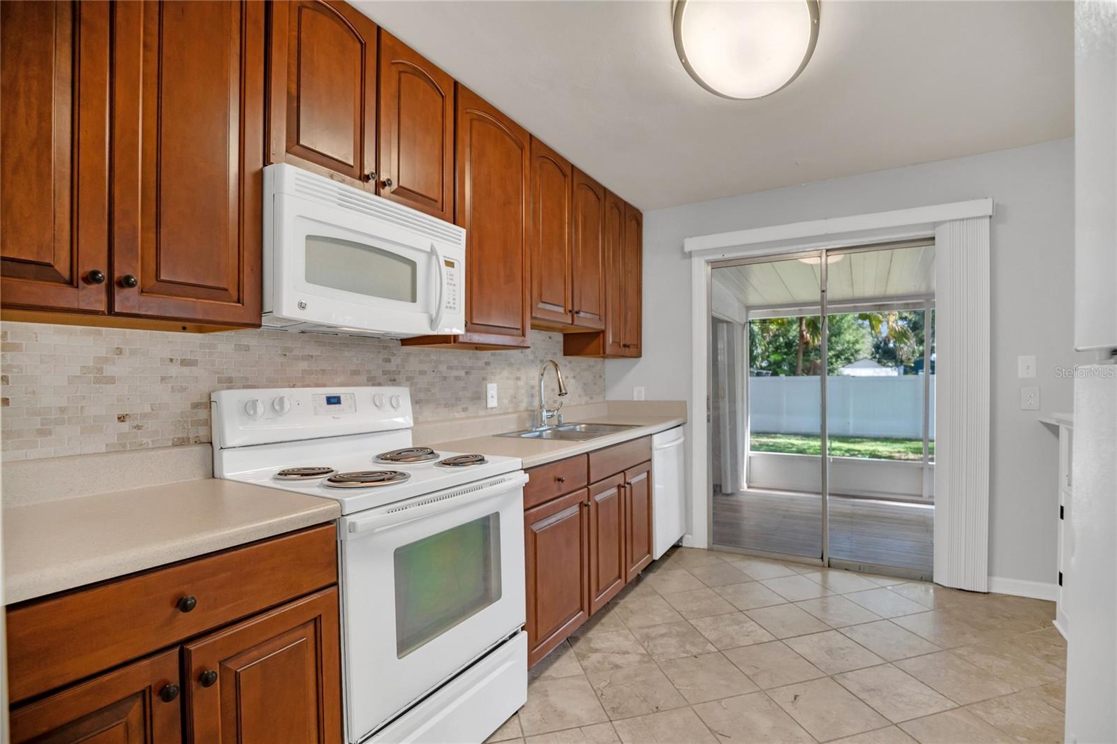 LAKESHORE SUB - Residential