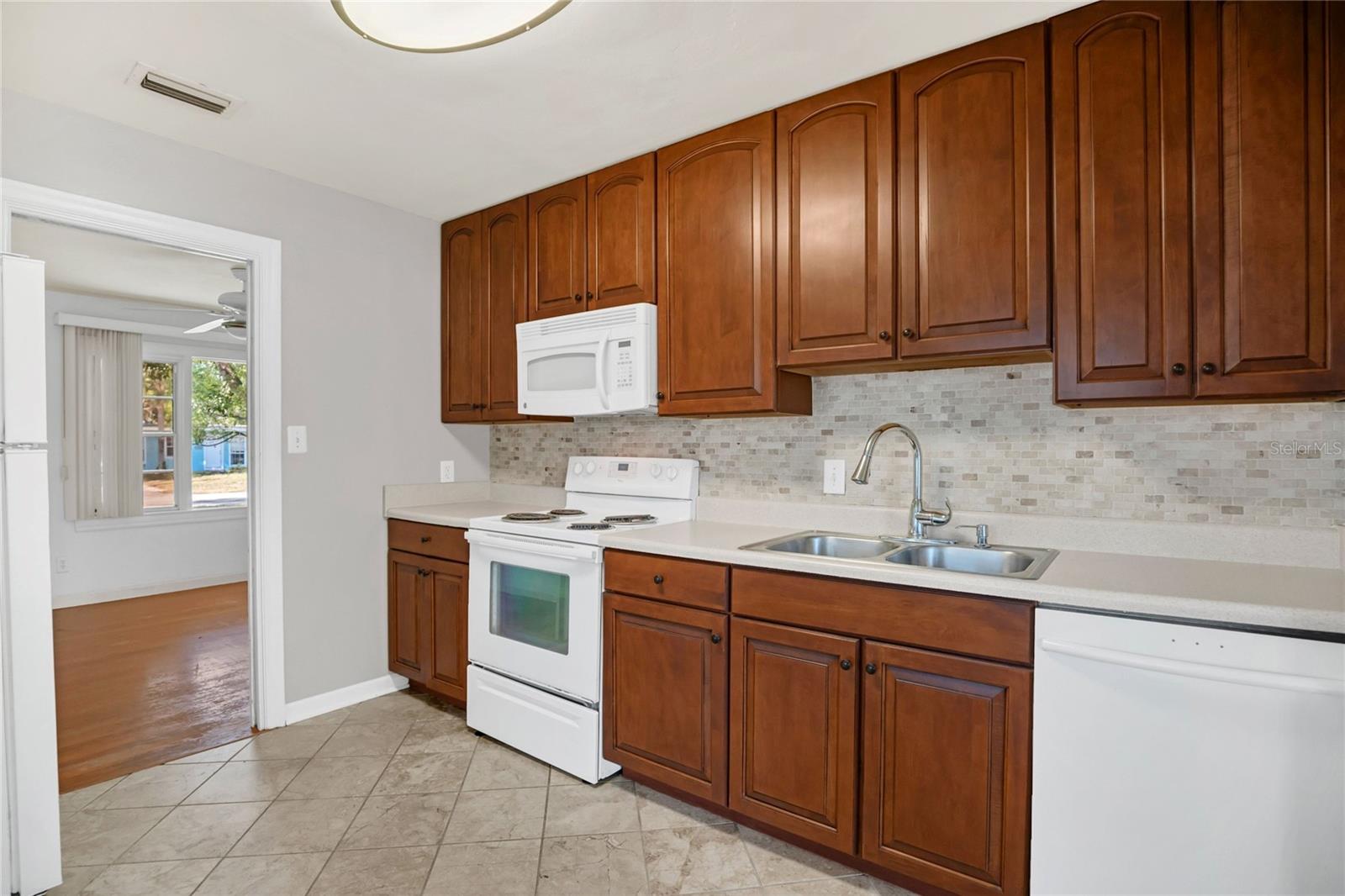 LAKESHORE SUB - Residential