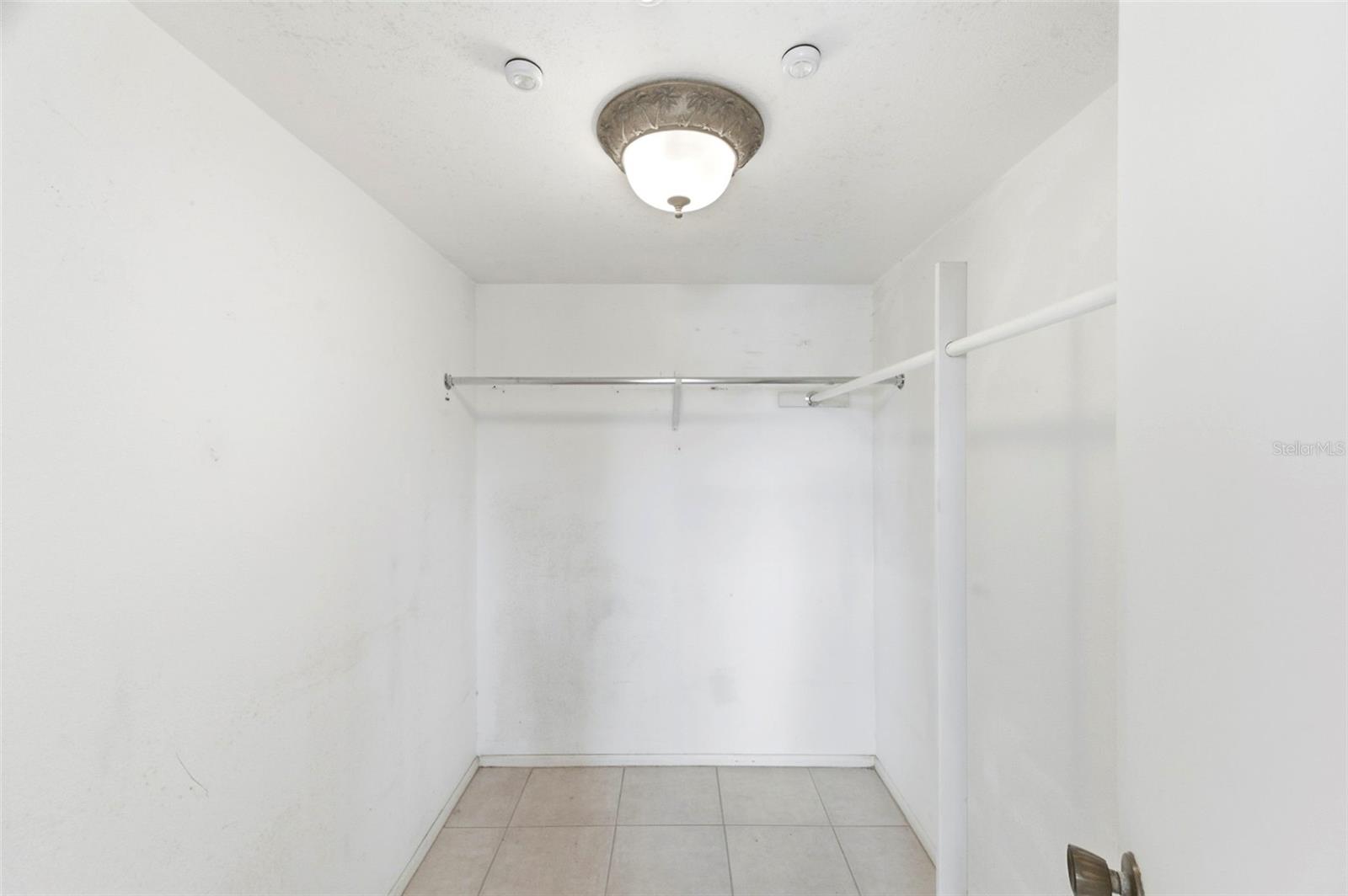 RIVER VILLAS CONDO PH 02 - Residential