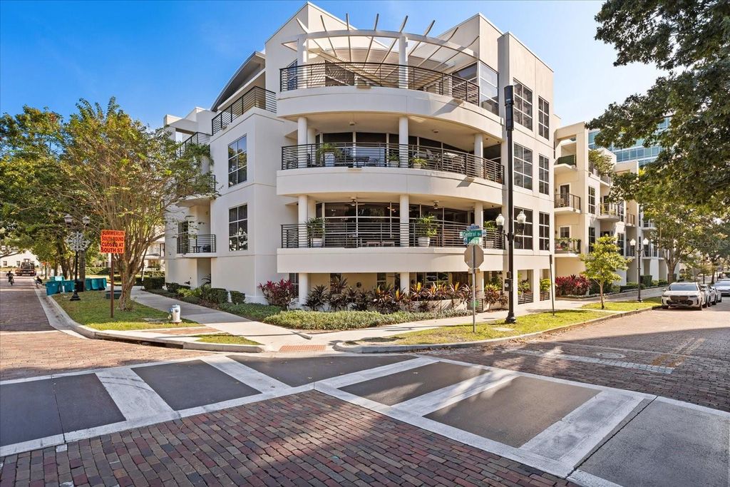 Photo of 1 S Eola Drive #3, Orlando, FL 32801 (MLS # O6381342)