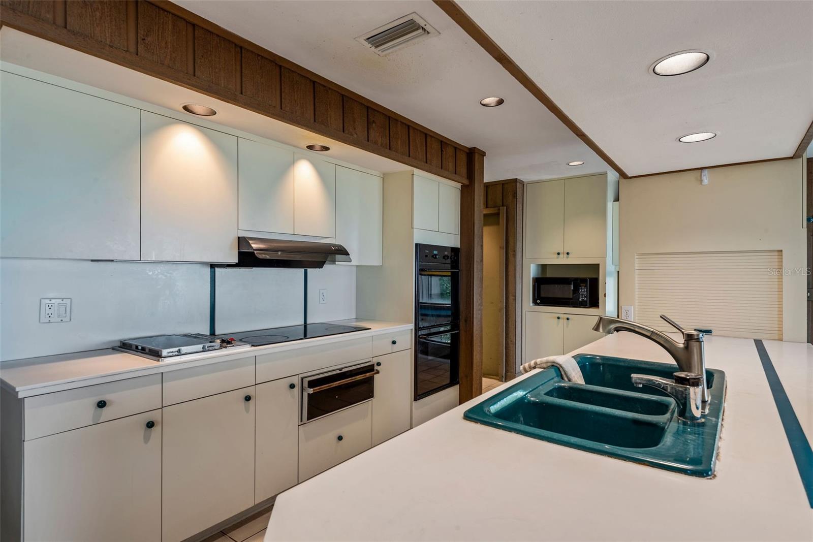 BELLEAIR BEACH UNIT 1 UNREC - Residential