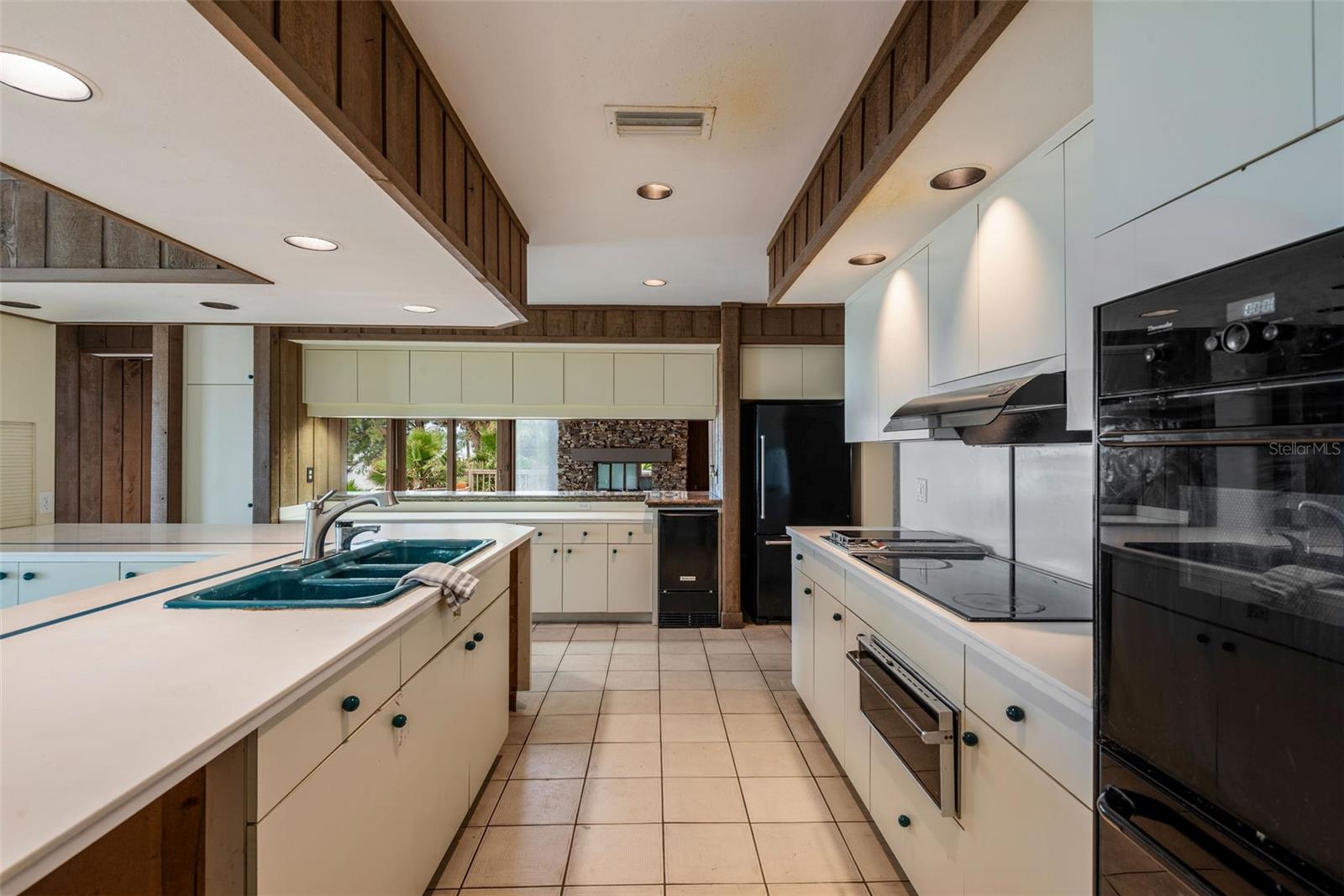 BELLEAIR BEACH UNIT 1 UNREC - Residential