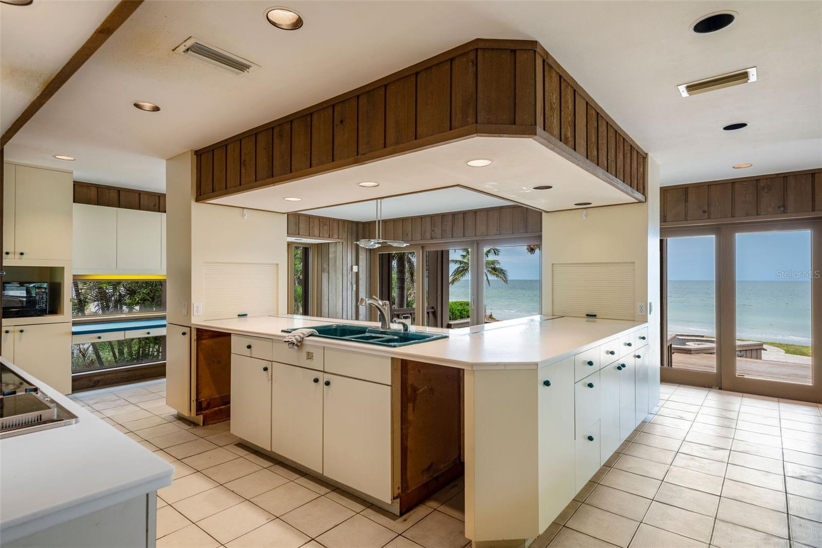 BELLEAIR BEACH UNIT 1 UNREC - Residential