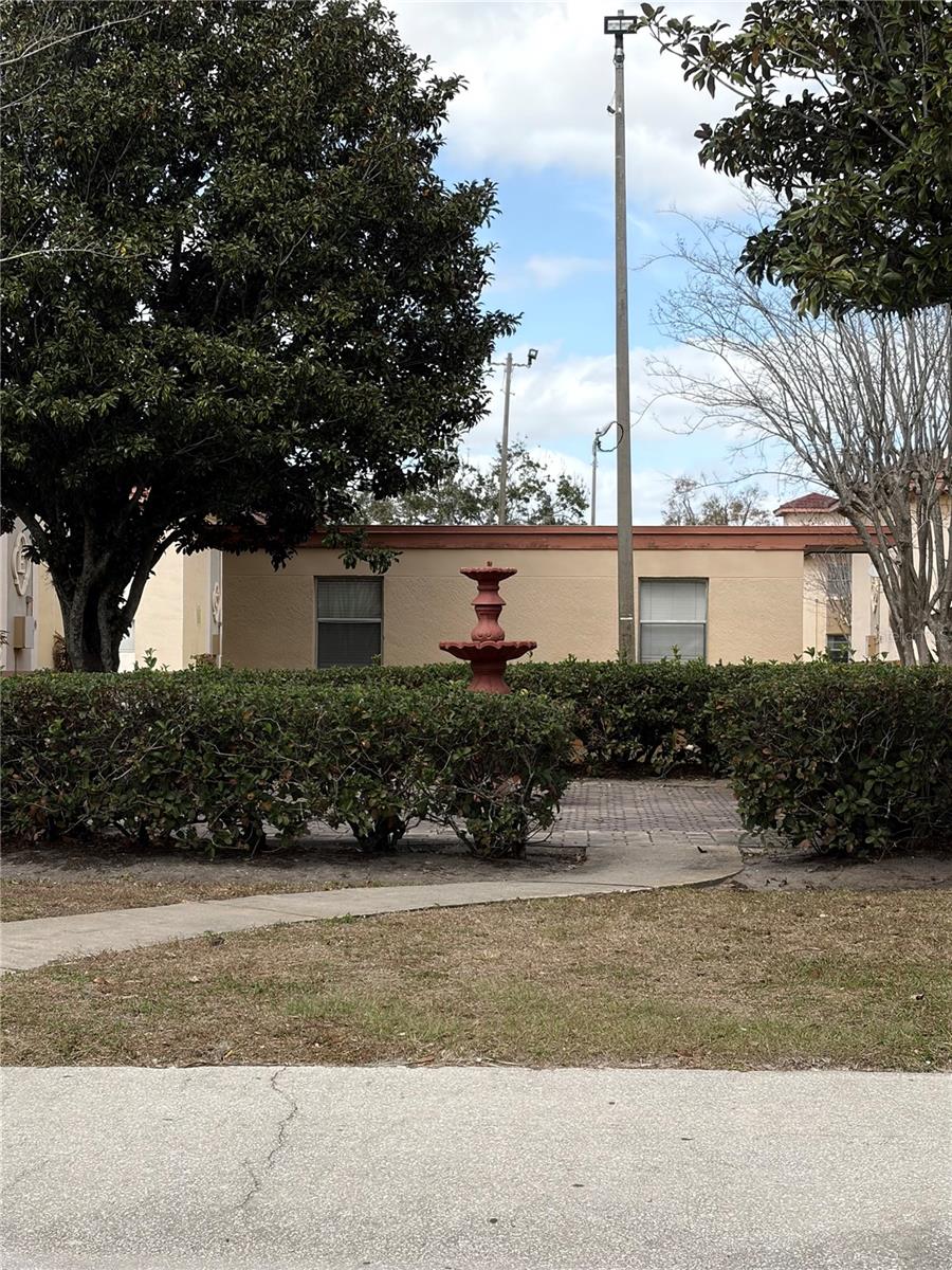 PLAZA DE LAS FUENTES CONDO - Residential