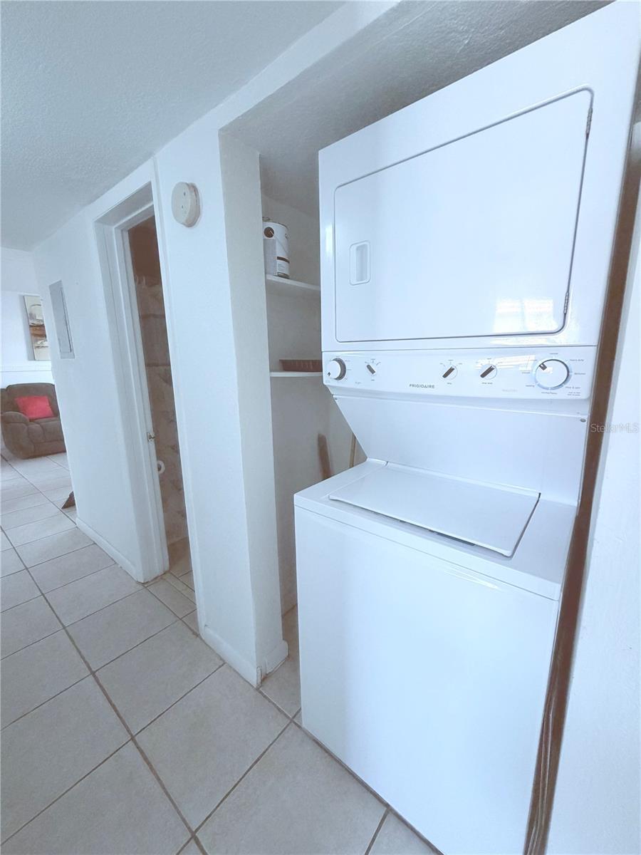 PLAZA DE LAS FUENTES CONDO - Residential