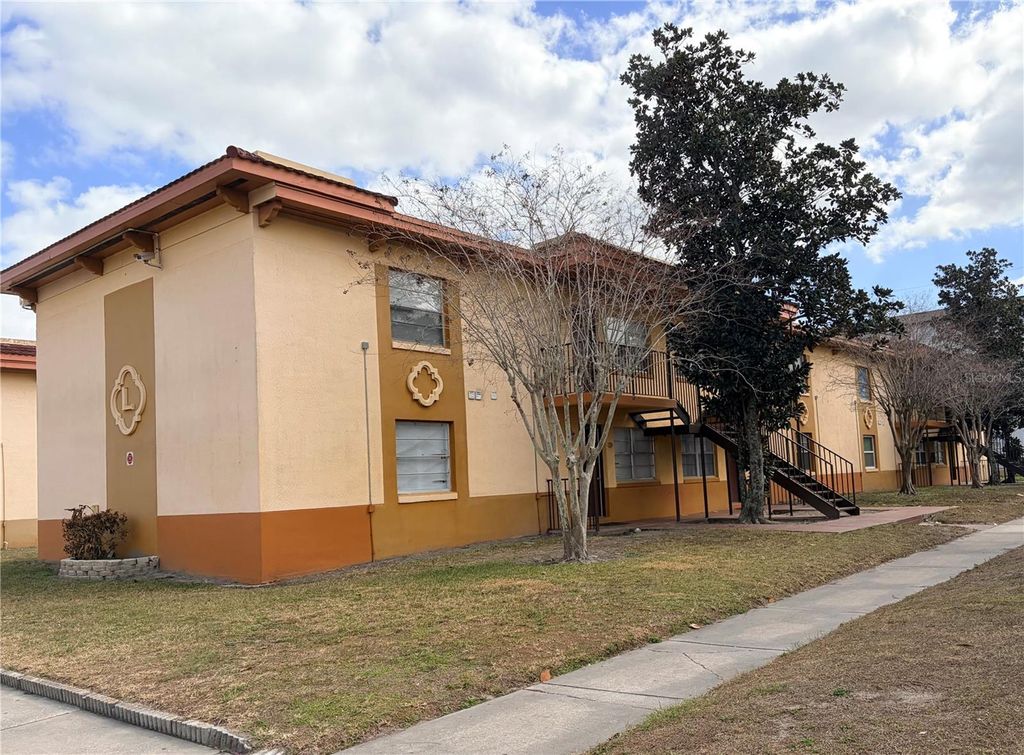 Photo of 738 Ridenhour Circle #L, Orlando, FL 32809 (MLS # O6383477)