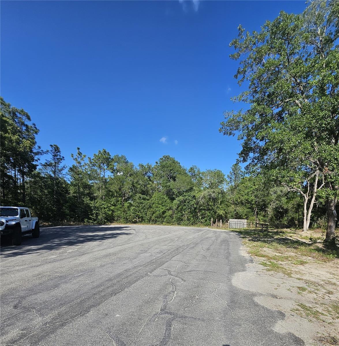 GREEN HAMMOCK SUB - Land