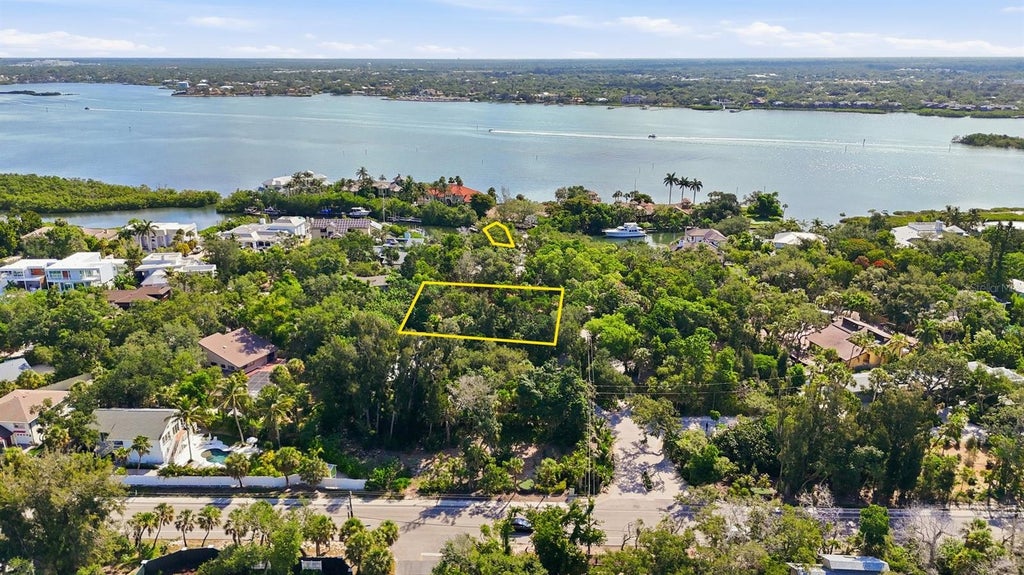 Photo of 1325 Hidden Harbor Way, Sarasota, FL 34242 (MLS # O6422033)