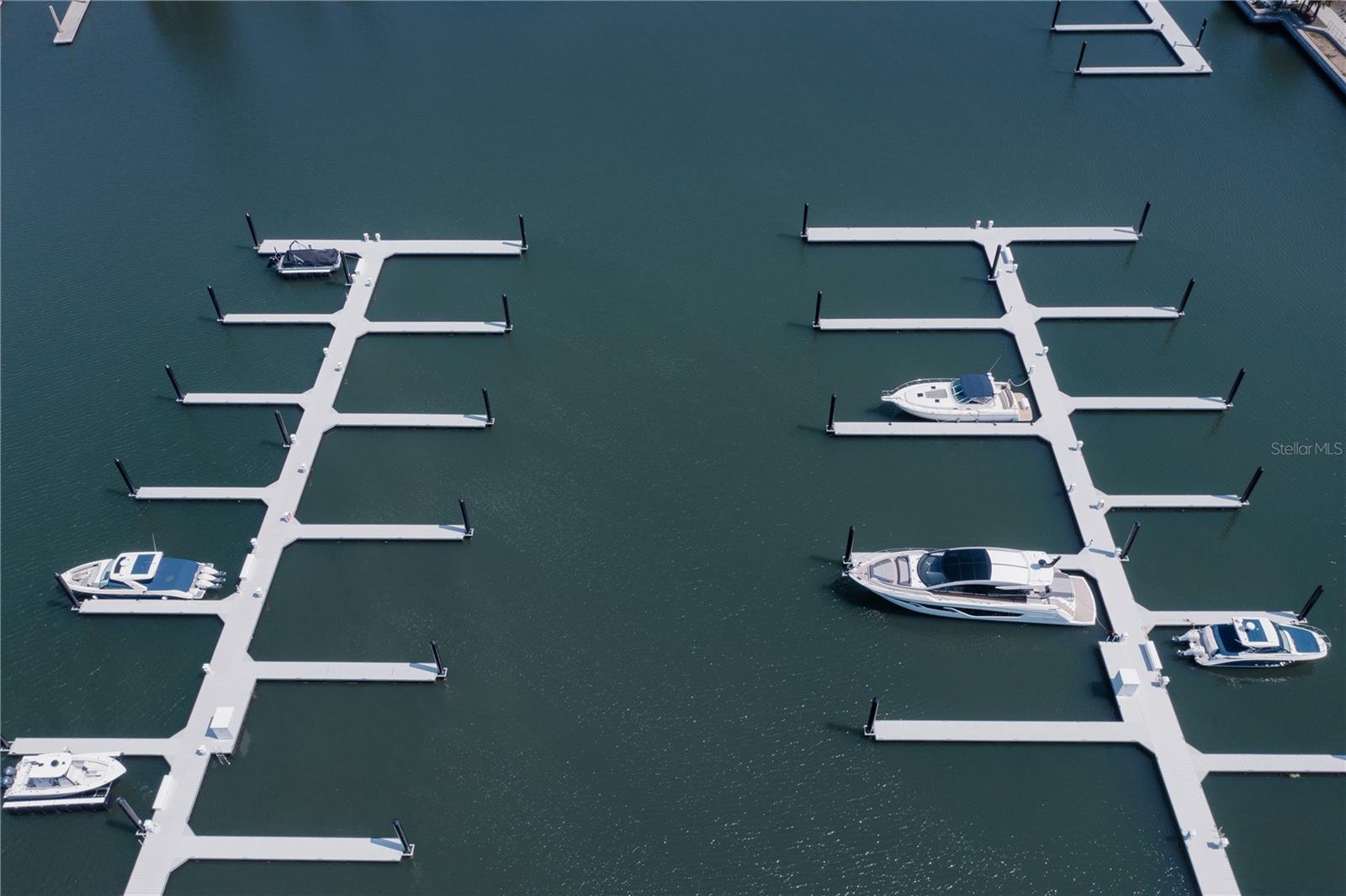 MARINA POINTE - Land