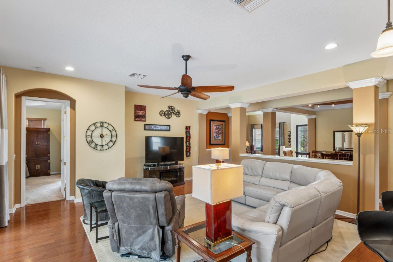 WATERS EDGE 04 - Residential
