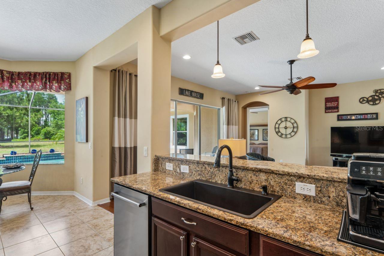 WATERS EDGE 04 - Residential
