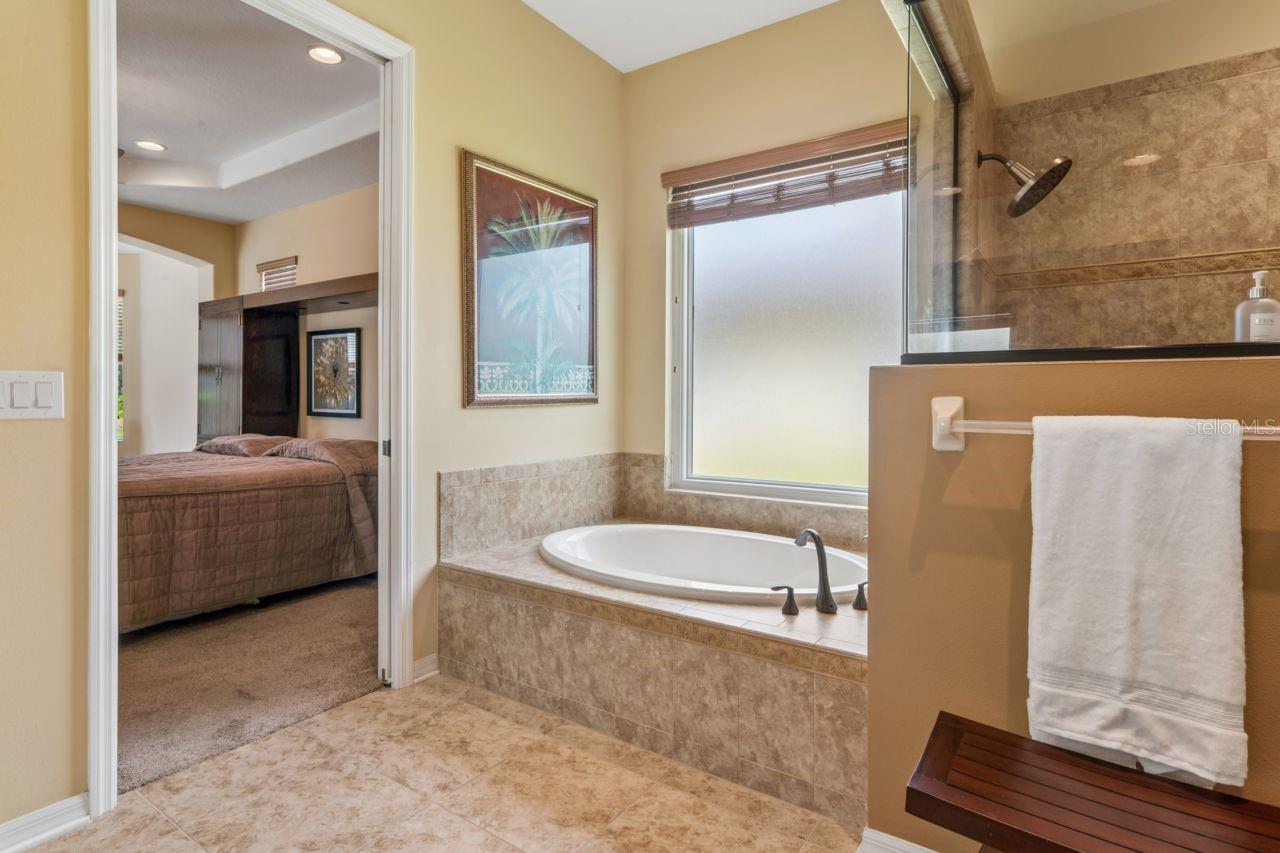 WATERS EDGE 04 - Residential