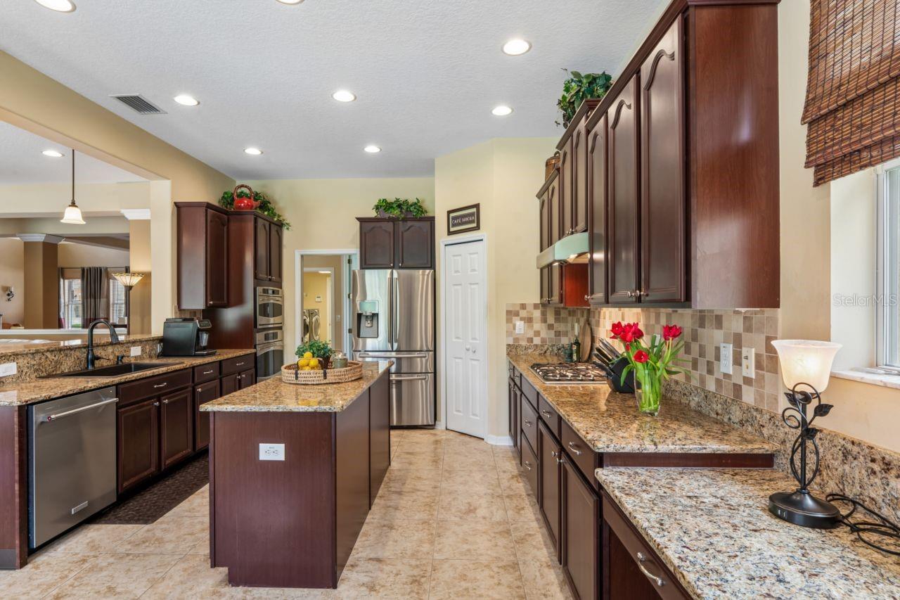 WATERS EDGE 04 - Residential