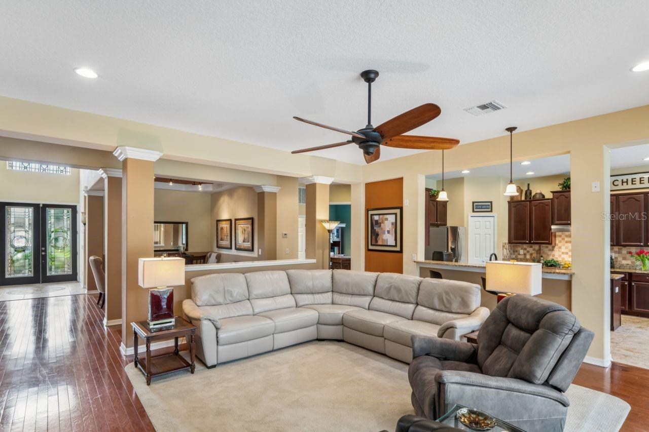 WATERS EDGE 04 - Residential