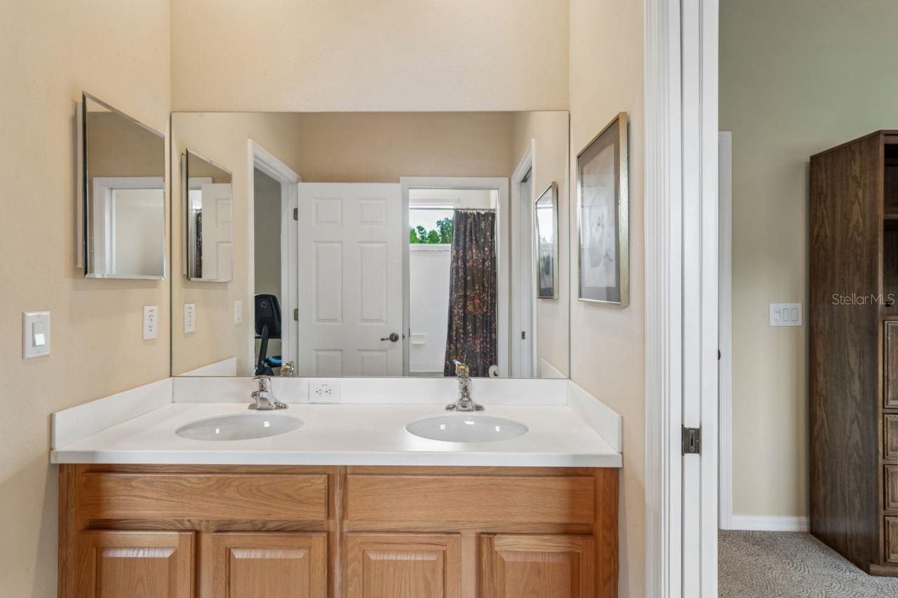 WATERS EDGE 04 - Residential