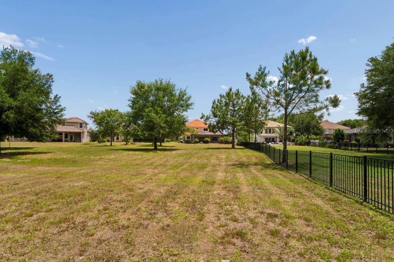 WATERS EDGE 04 - Residential