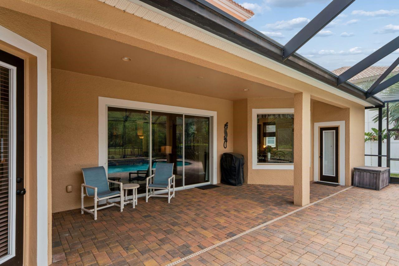 WATERS EDGE 04 - Residential