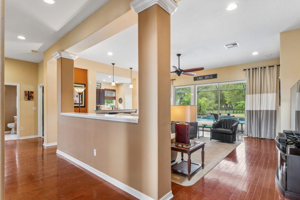 WATERS EDGE 04 - Residential