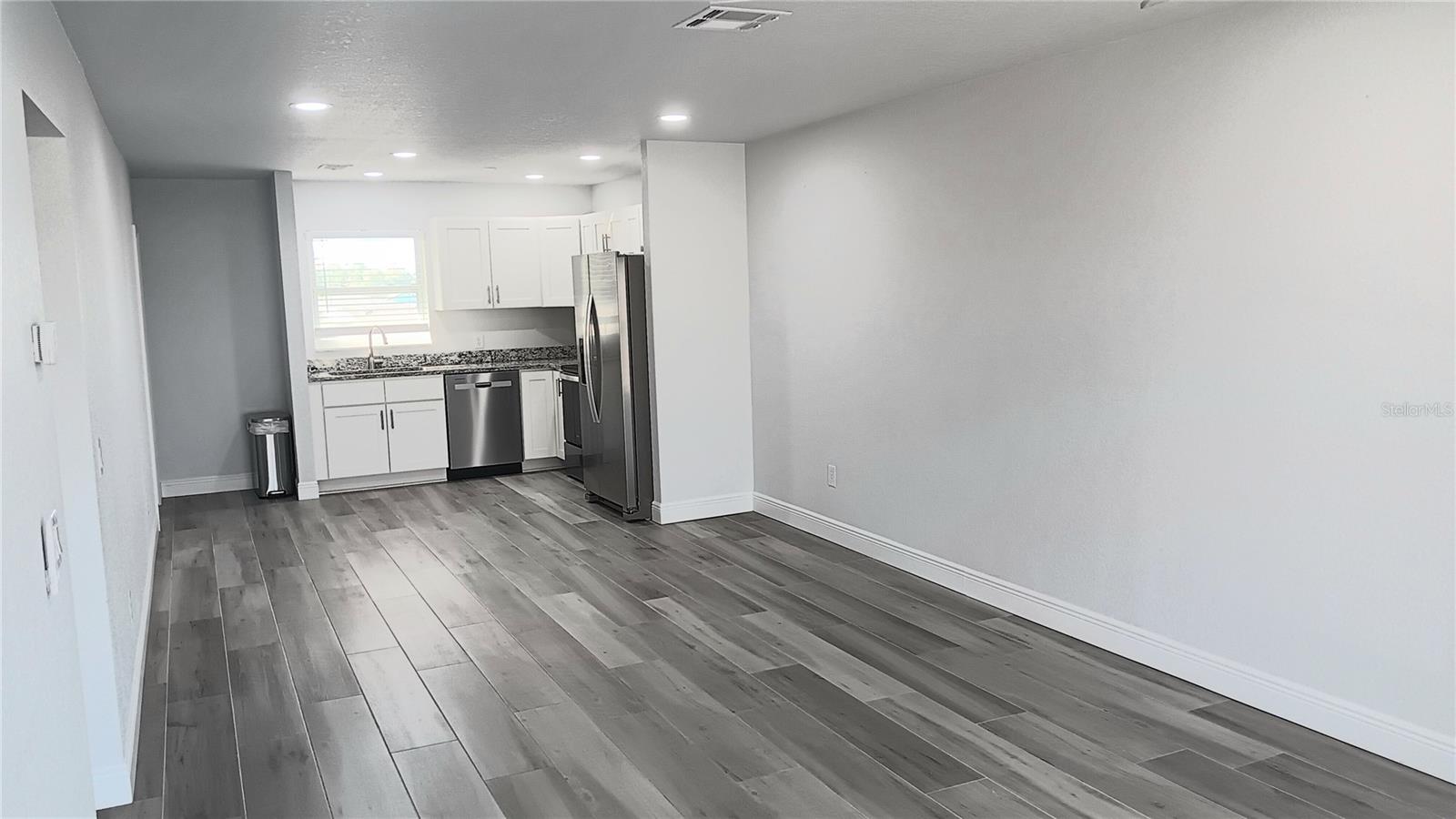 PORT CHARLOTTE SUB 03 - Residential Lease