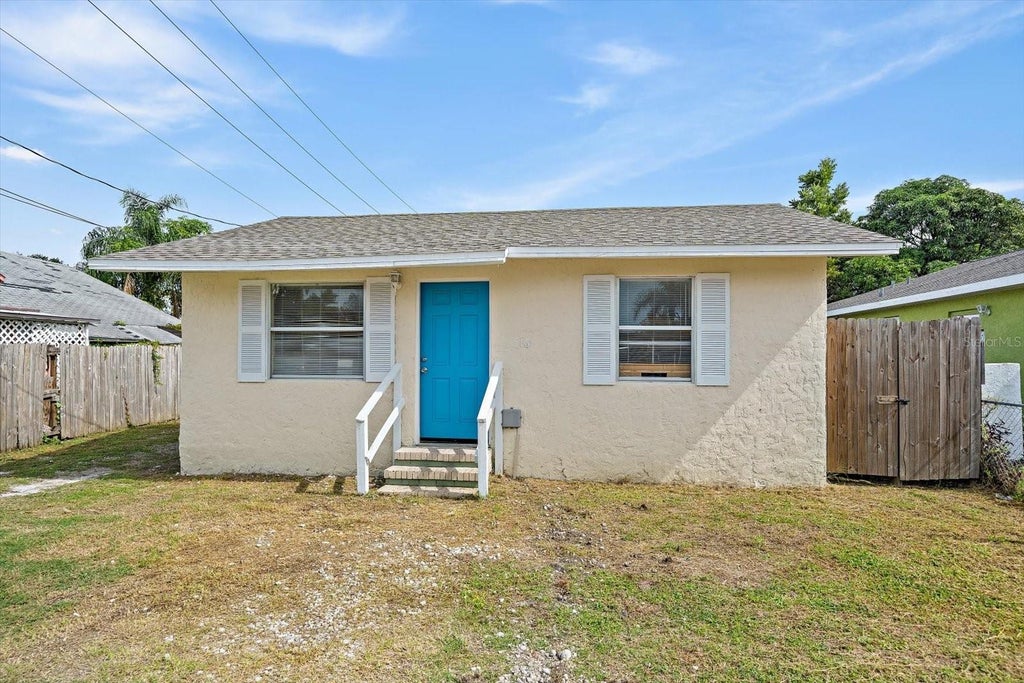 Photo of 516 29th Street E, Palmetto, FL 34221 (MLS # A4704066)