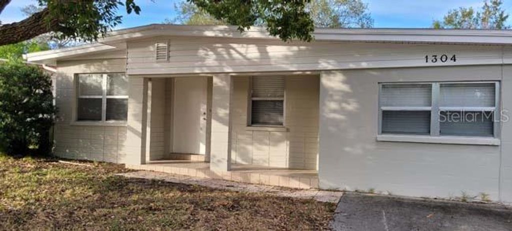 Photo of 1304 Tuscola Street, Clearwater, FL 33756 (MLS # TB8455792)