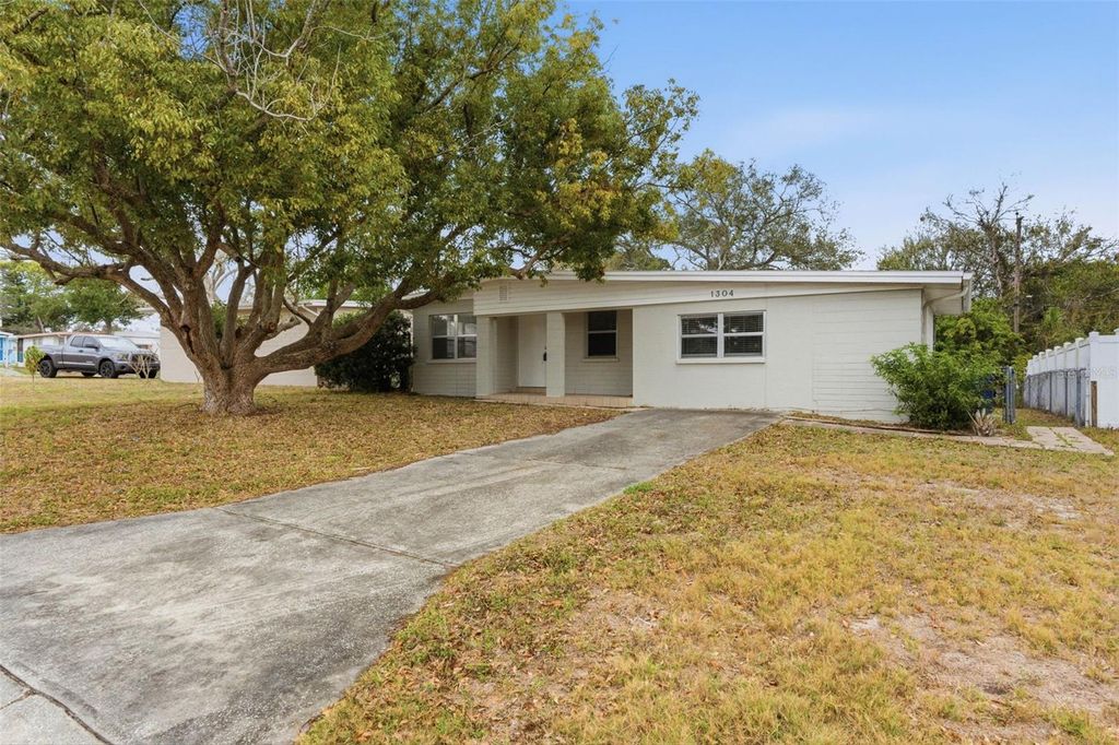 Photo of 1304 Tuscola Street, Clearwater, FL 33756 (MLS # TB8455792)