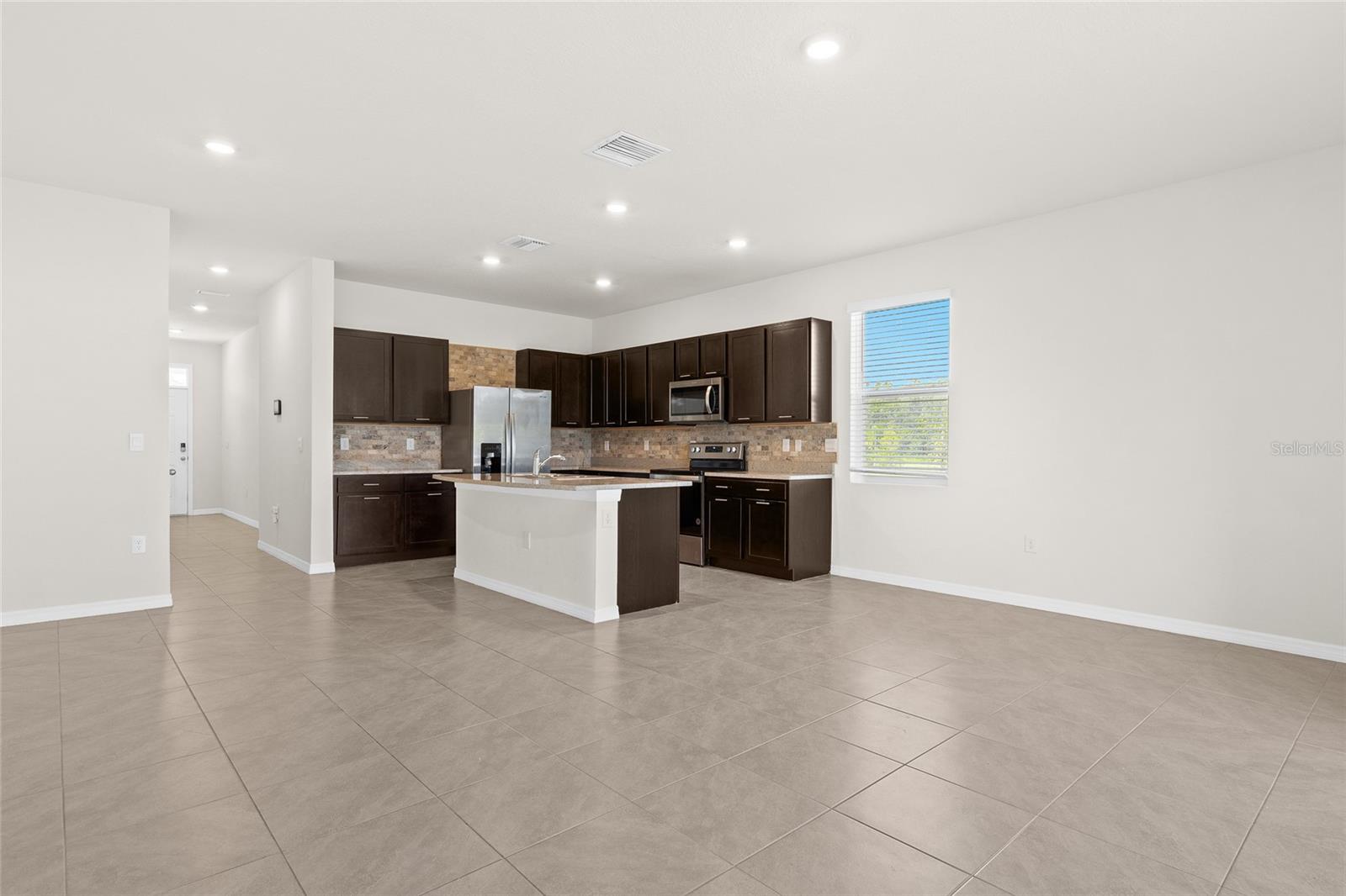 WOODLEAF HAMMOCK A REP OF A POR O - Residential Lease