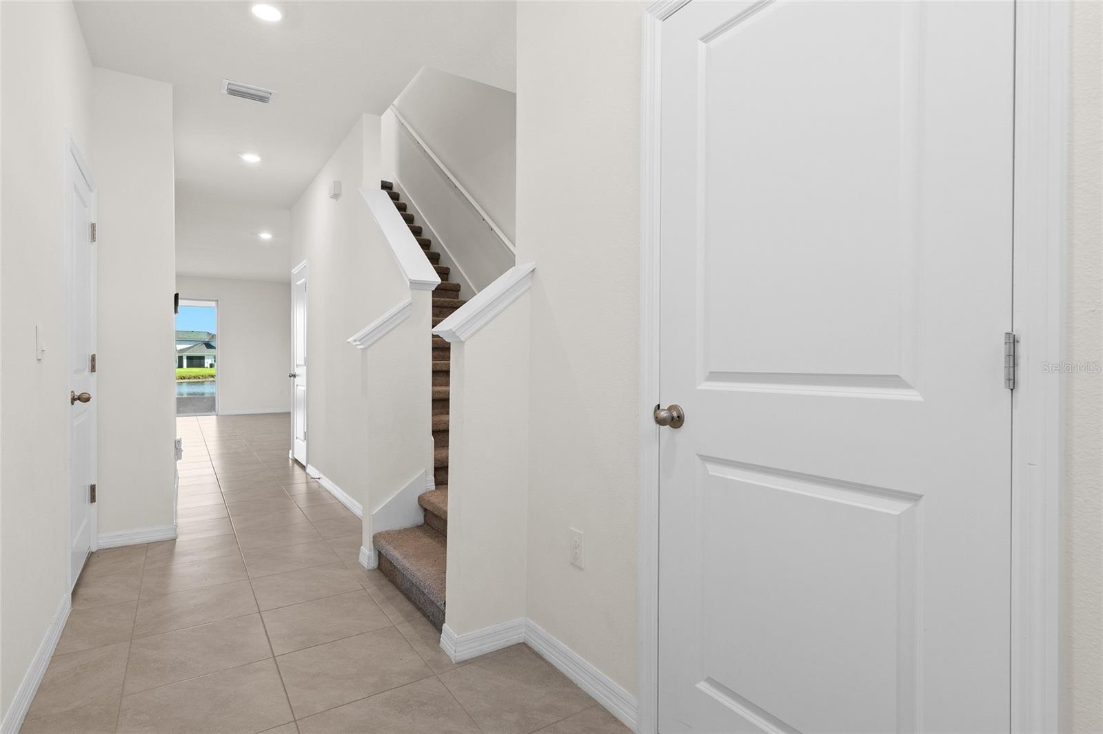 WOODLEAF HAMMOCK A REP OF A POR O - Residential Lease