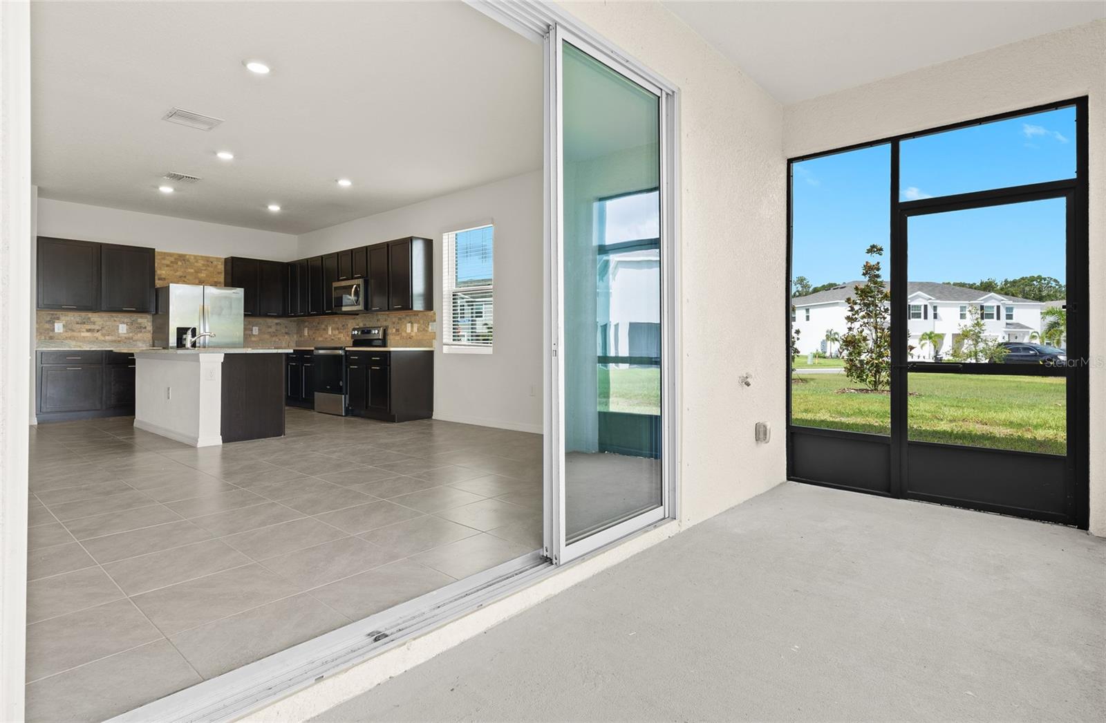 WOODLEAF HAMMOCK A REP OF A POR O - Residential Lease