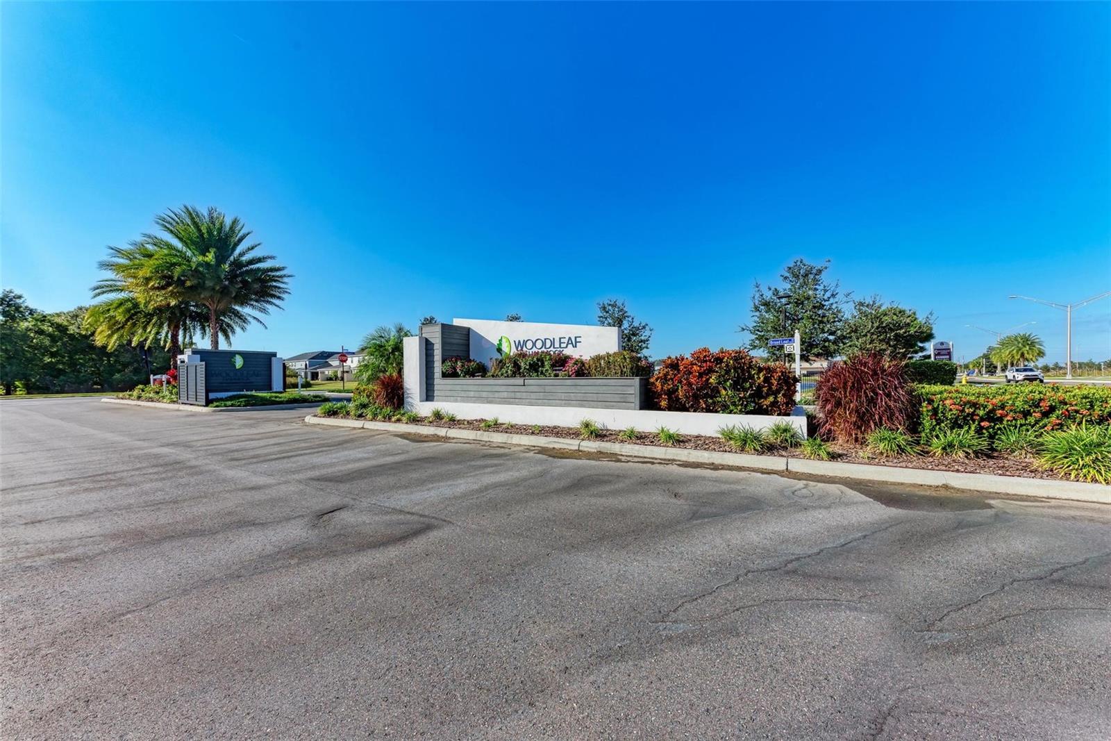 WOODLEAF HAMMOCK A REP OF A POR O - Residential Lease