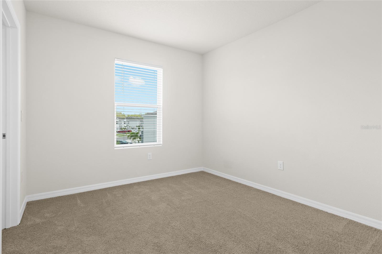 WOODLEAF HAMMOCK A REP OF A POR O - Residential Lease