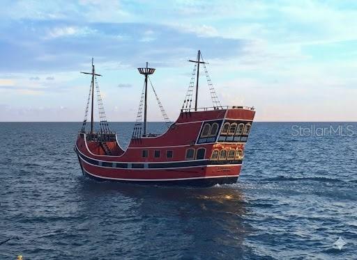 HARBOUR CLUB CONDO NO 3 - Residential