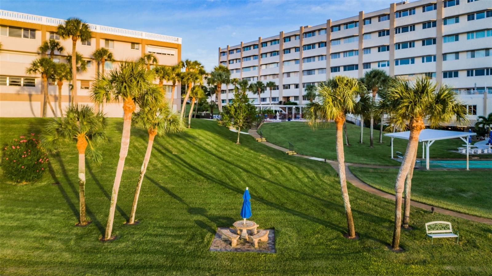 HARBOUR CLUB CONDO NO 3 - Residential